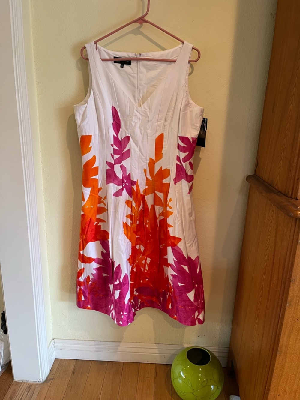Jones Wear Dress Size 16 NWT Floral Pink Orange Sleeveless Fit & Flare w Pockets